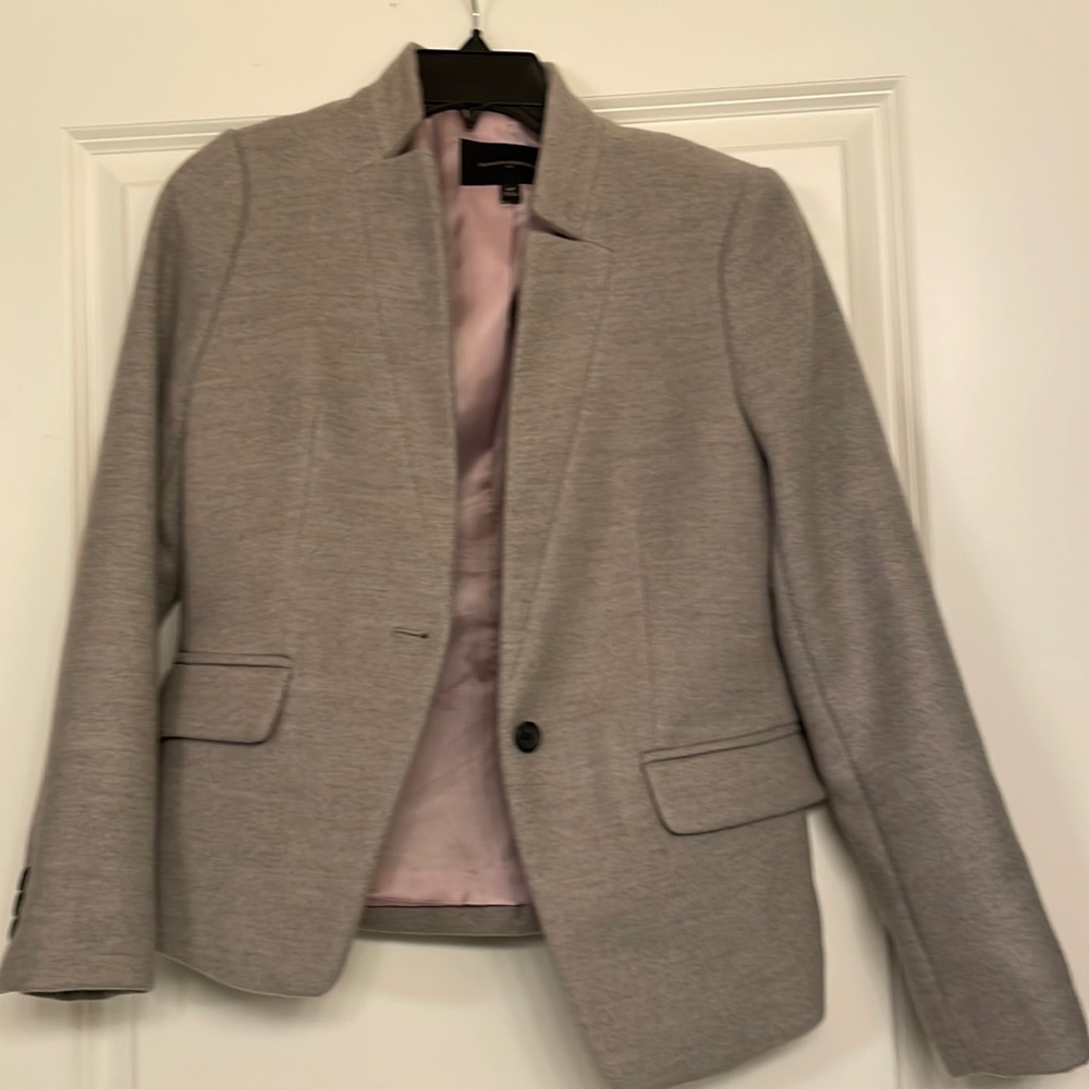 Banana republic Gray Blazer size 6 petite